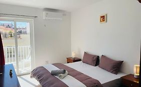 Coral Cove Comfort Room 1